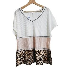 Alunalevi light weight Waffle knit Tee Animal print Size XL New‎ Short sleeve